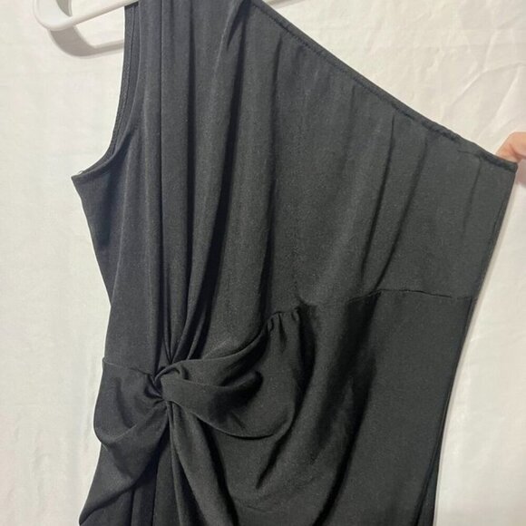 🖤 Elegant Black One-Shoulder Drape Maxi Dress - Picture 9 of 13